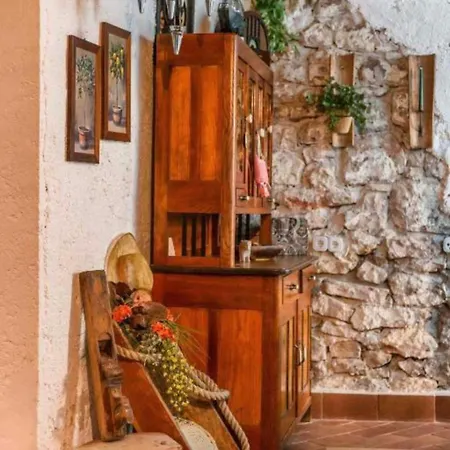 Apartament Tina