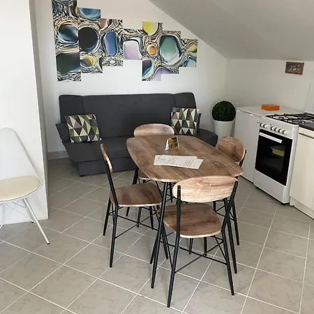 Tina Apartment *