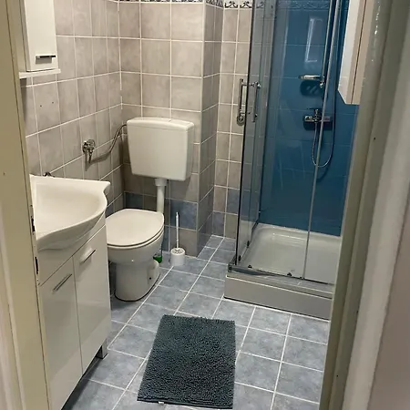 Tina Apartman